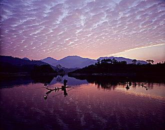 《地狱潜者2》PC特性预告片分享 系统配置公布